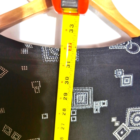 Vikki Vi California 2X Black Silver Metallic and White Geometric Tunic - Picture 7 of 7